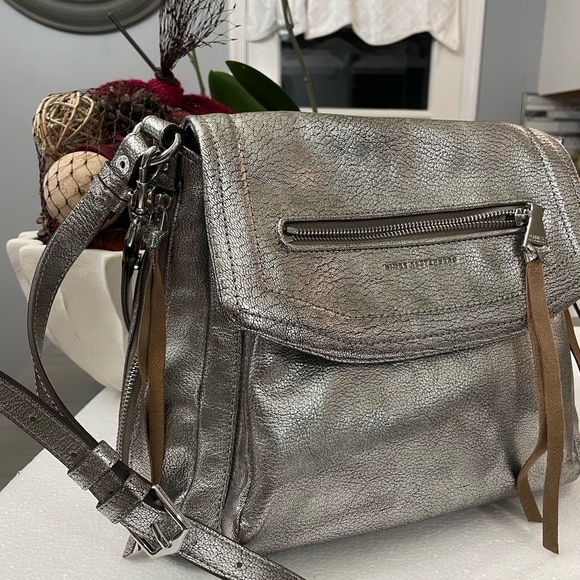 Aimee Kestenberg Leather Shoulder
Bag Fifth Avenue - Picture 2 of 8